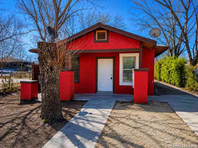 Homes For Sale - 2106 El Paso St<br/> San Antonio, TX 78207