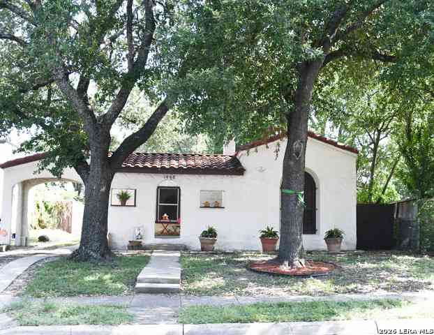 Homes For Sale - 1406 Fulton Ave<br/> San Antonio, TX 78201
