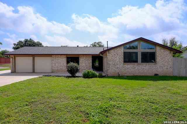 Homes For Sale - 7422 Midcrown Dr<br/> San Antonio, TX 78218