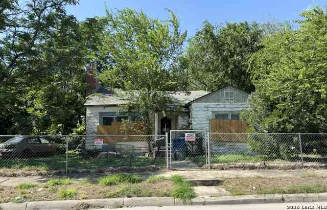 Homes For Sale - 905 Wyoming St<br/> San Antonio, TX 78203