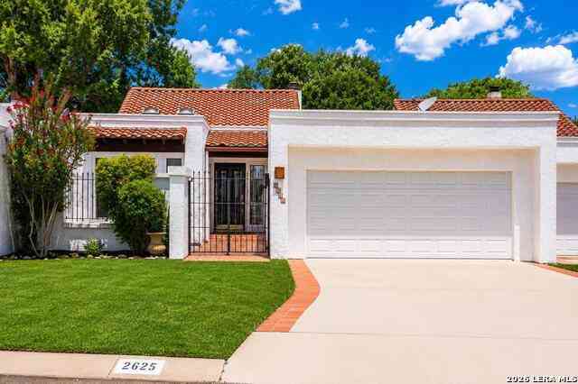 Townhouse For Sale - 2625 Calle Del Robles<br/> Kerrville, TX 78028