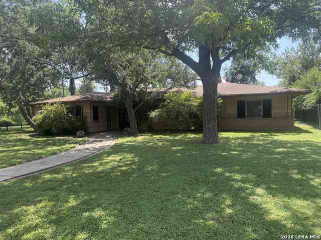 Homes For Sale - 905 Black St<br/> Uvalde, TX 78801