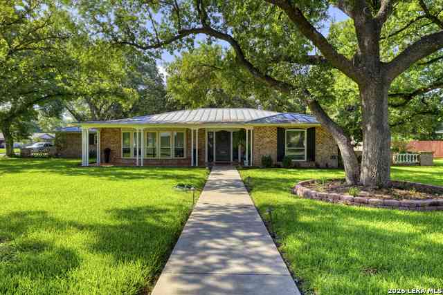 Homes For Sale - 921 Maple<br/> Uvalde, TX 78801