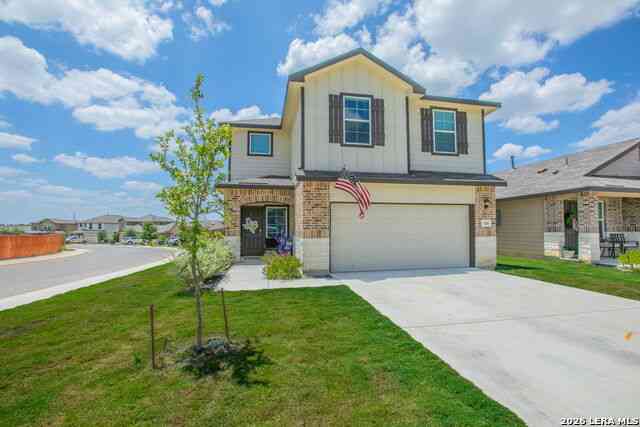 Homes For Sale - 116 Middle Green Loop<br/> Floresville, TX 78114