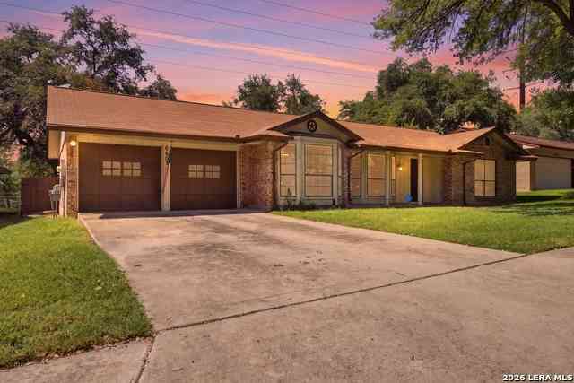 Homes For Sale - 6407 Red Jacket Dr<br/> Bexar County, Leon Valley, TX 78238