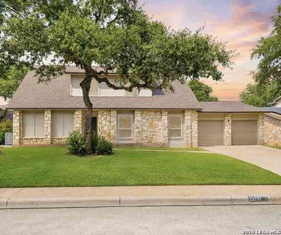 Homes For Sale - 13707 Oak Cabin<br/> San Antonio, TX 78232