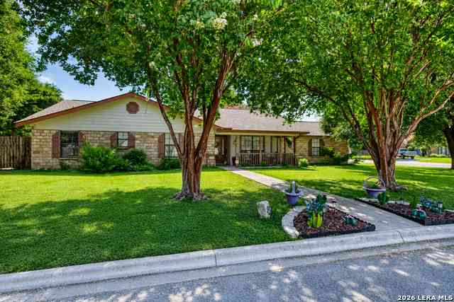 Homes For Sale - 841 Sunnyvale Pl<br/> Uvalde, TX 78801