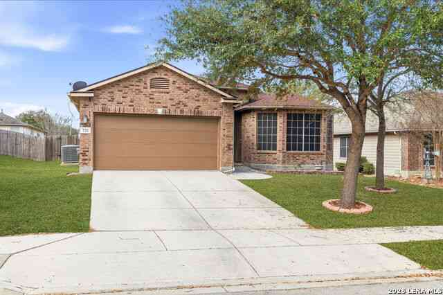 Homes For Sale - 732 Hollow Ridge<br/> Schertz, TX 78108