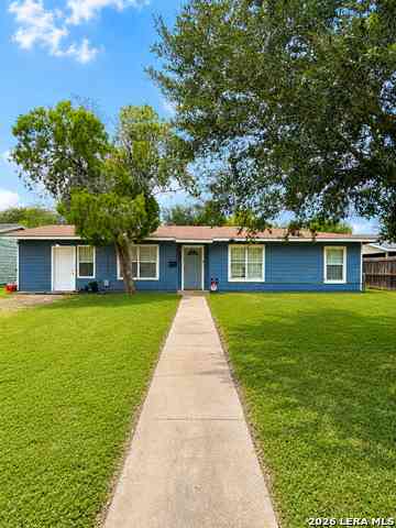 Homes For Sale - 1015 E Randall<br/> Beeville, TX 78102