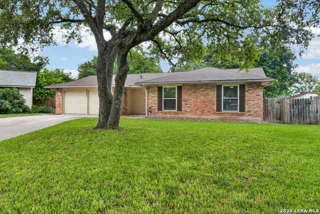 Homes For Sale - 8423 Cactus Crk<br/> Bexar County, San Antonio, TX 78251