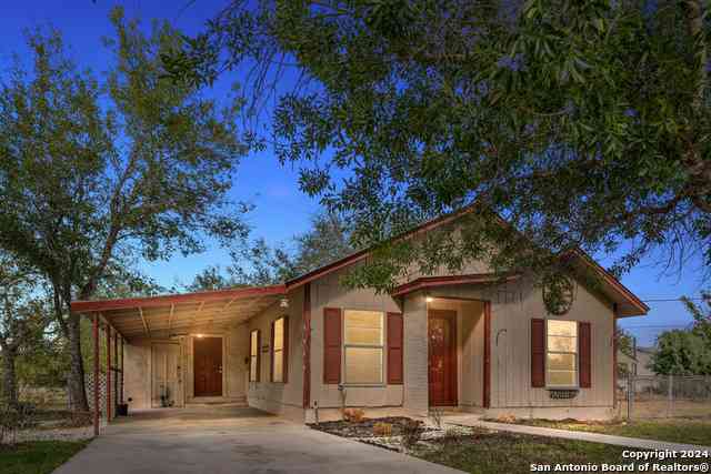 Homes For Sale - 412 W Coker<br/> Devine, TX 78016