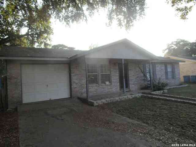Homes For Sale - 808 Garner St<br/> Beeville, TX 78102