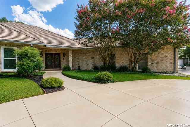 Homes For Sale - 91 Granburg Cir<br/> San Antonio, TX 78218