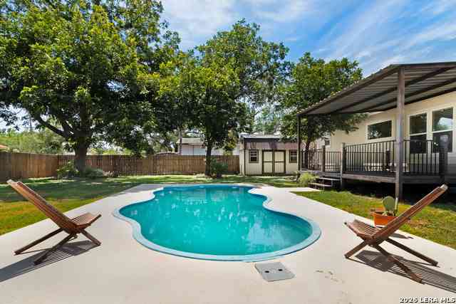 Mobile Home For Sale - 120 James<br/> Sabinal, TX 78881