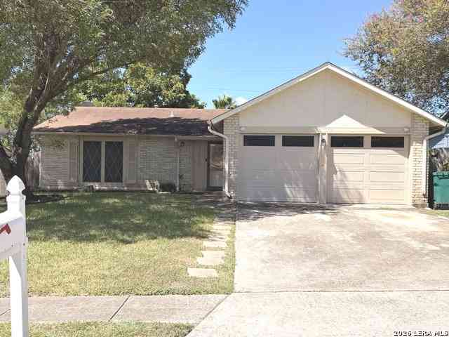 Homes For Sale - 11217 Champion Oak<br/> Live Oak, TX 78233