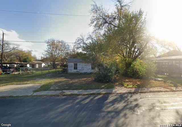 Homes For Sale - 446 E Hart Ave<br/> San Antonio, TX 78214