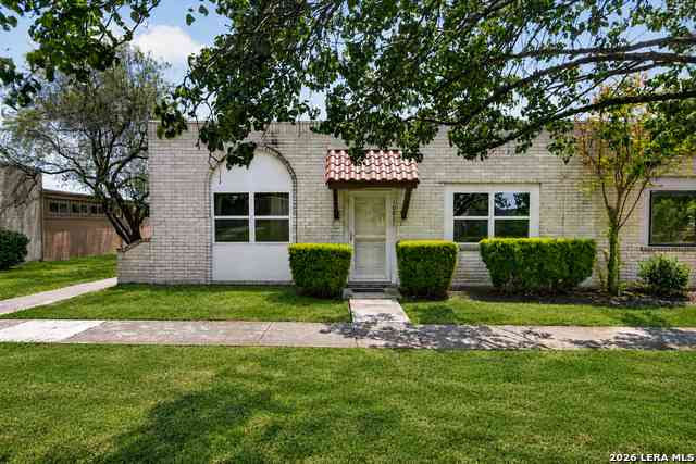Townhouse For Sale - 10831 Crown Vw<br/> San Antonio, TX 78239