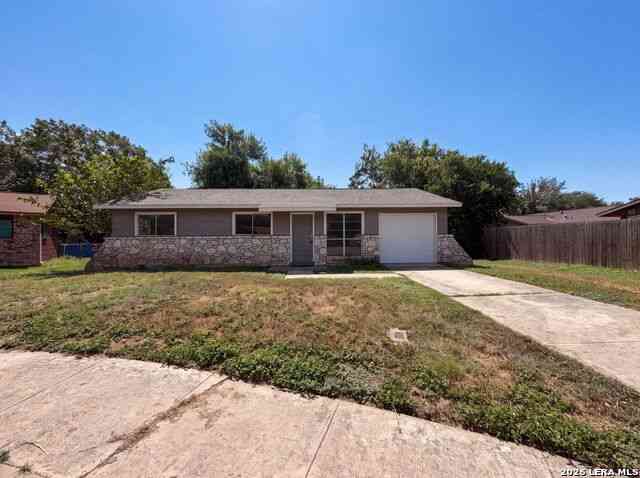 Homes For Sale - 102 Dartmoor Dr<br/> Guadalupe County, Schertz, TX 78154