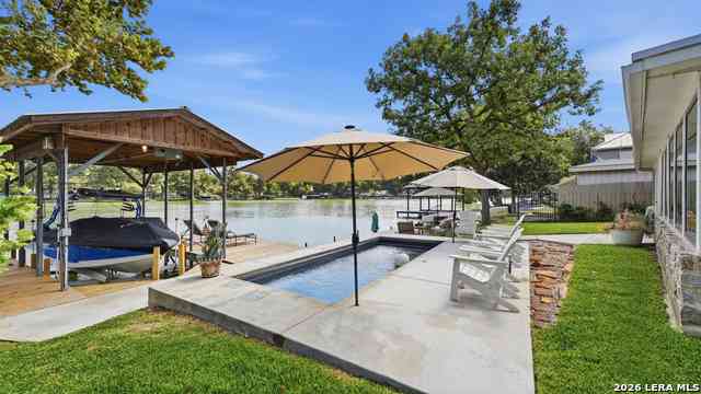Homes For Sale - 210 Admiral Benbow Ln<br/> McQueeney, TX 78123