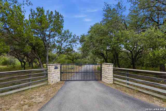 Homes For Sale - 160 Creekwood Ct<br/> Spring Branch, TX 78070