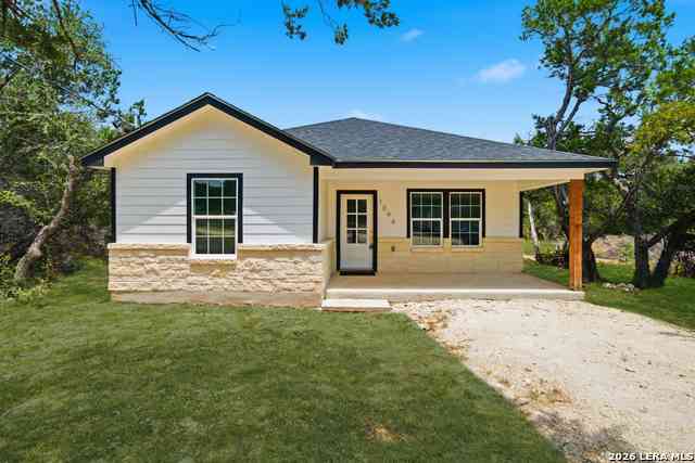Homes For Sale - 1096 Deer Valley Pass<br/> Spring Branch, TX 78070