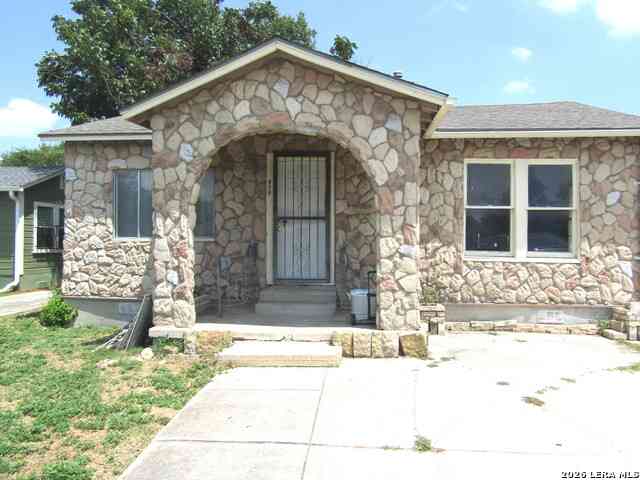 Homes For Sale - 919 Alametos<br/> San Antonio, TX 78201