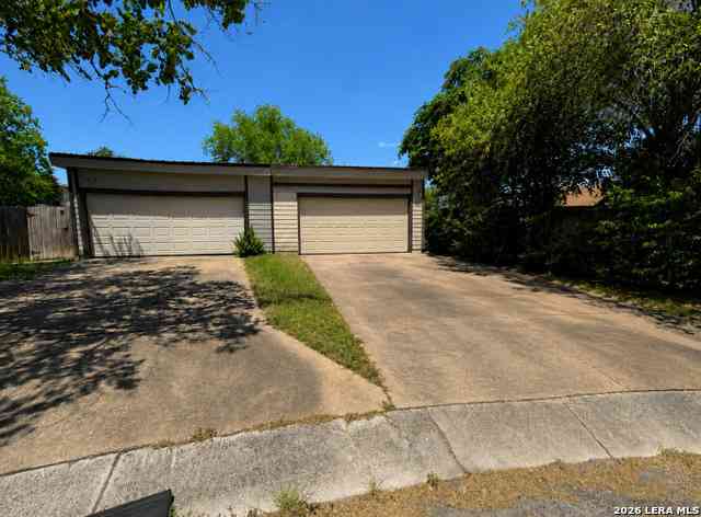 Townhouse For Sale - 8450 Dixon Ridge Dr #80<br/> San Antonio, TX 78239