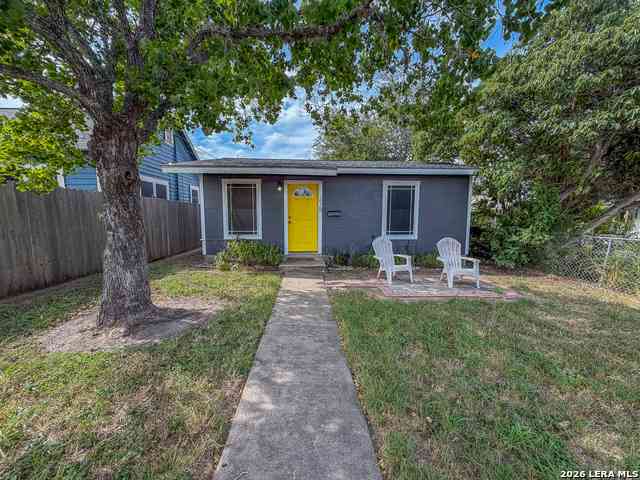 Homes For Sale - 707 E Jones<br/> Beeville, TX 78102
