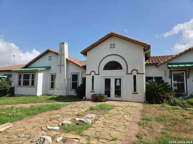Homes For Sale - 2270 County Road 306<br/> Floresville, TX 78114