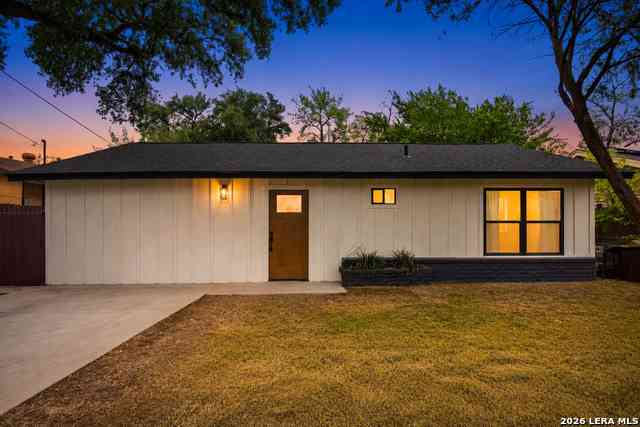Homes For Sale - 1223 W Mally Blvd<br/> San Antonio, TX 78224