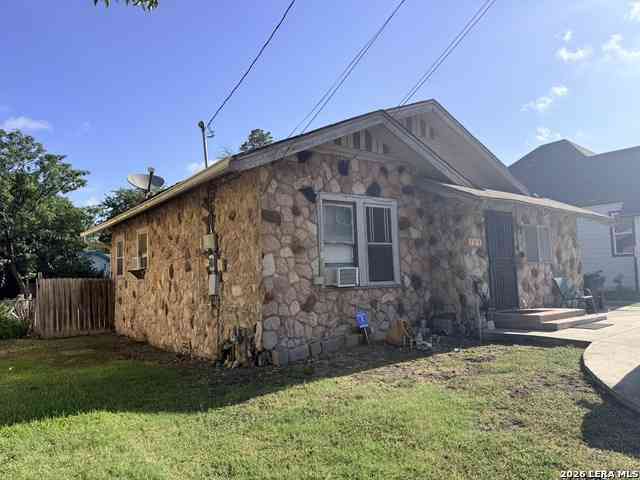 Homes For Sale - 735 W Hollywood Ave<br/> San Antonio, TX 78212