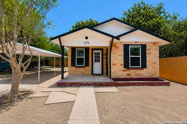 Homes For Sale - 206 Mercedes<br/> San Antonio, TX 78207