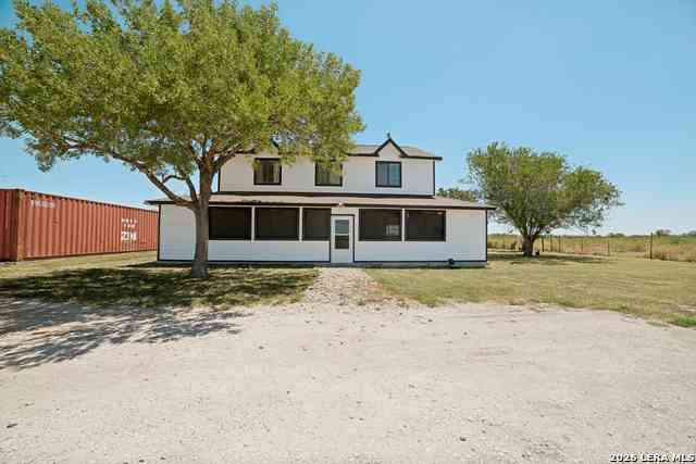 Homes For Sale - 471 County Road 467<br/> Hondo, TX 78861