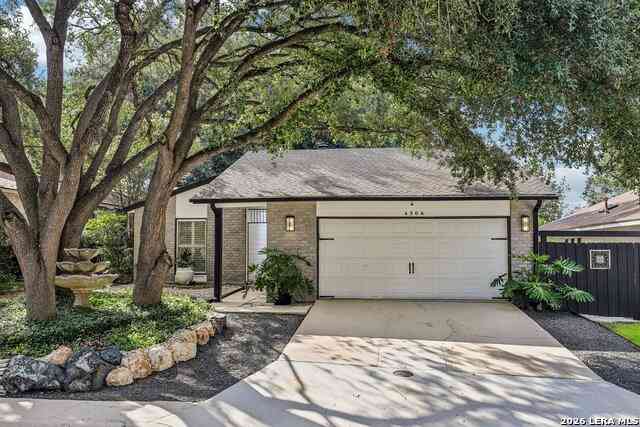 Homes For Sale - 4306 Putting Grn<br/> Bexar County, San Antonio, TX 78217