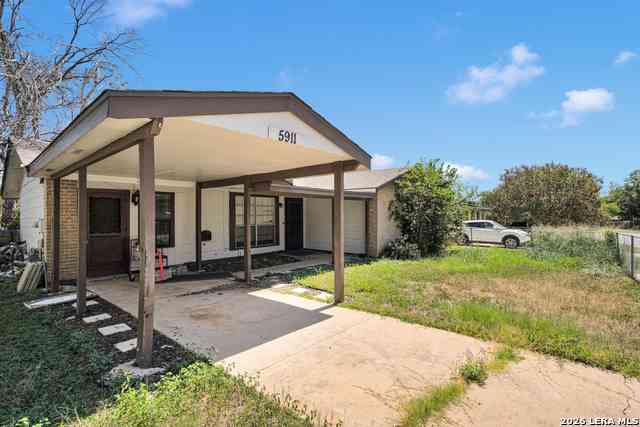Homes For Sale - 5911 Stoney Creek<br/> San Antonio, TX 78242