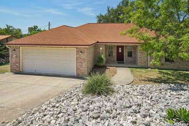 Homes For Sale - 220 Loma Vista Dr<br/> Kerrville, TX 78028
