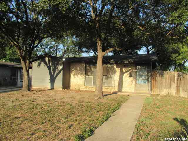 Homes For Sale - 702 Longleaf St<br/> Bexar County, San Antonio, TX 78219