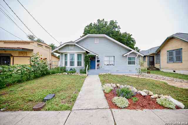 Homes For Sale - 1531 W Summit Ave<br/> Bexar County, San Antonio, TX 78201