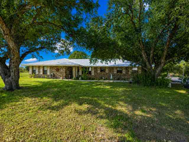 Homes For Sale - 5032 S Santa Clara Rd<br/> Guadalupe County, Seguin, TX 78155