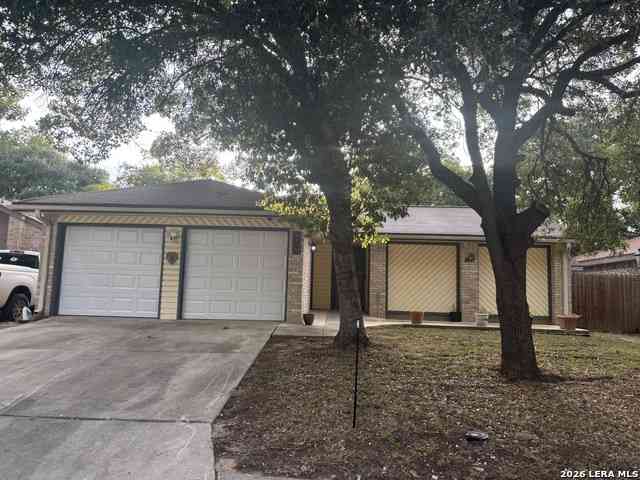 Homes For Sale - 9715 Woodland Hls<br/> Bexar County, San Antonio, TX 78250