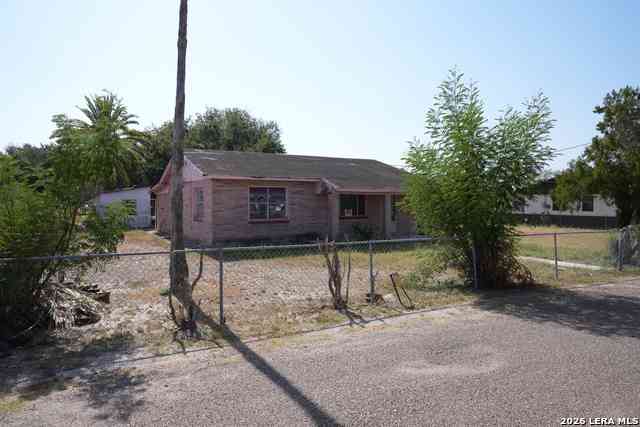 Homes For Sale - 221 Fresno St<br/> Sullivan City, TX 78595