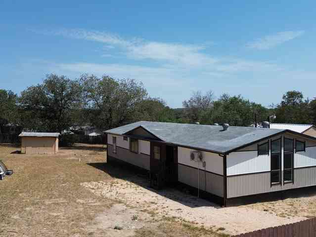 Mobile Home For Sale - 108 Villa Ridge Dr<br/> Poteet, TX 78065