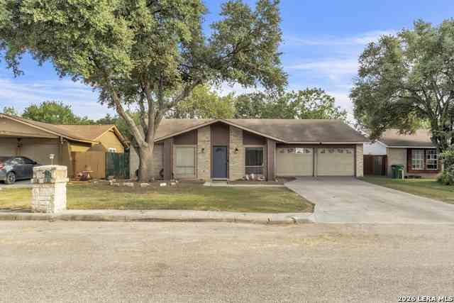 Homes For Sale - 5910 Lake Pines St<br/> Bexar County, San Antonio, TX 78222