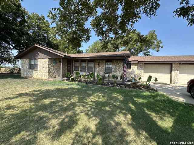 Homes For Sale - 325 Mccaughan Rd<br/> Poteet, TX 78065
