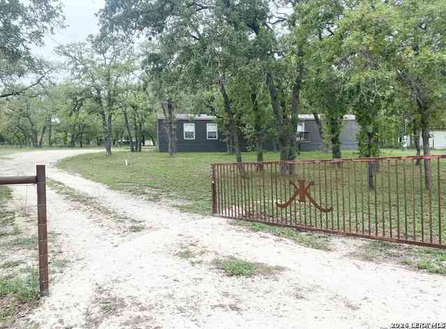 Mobile Home For Sale - 404 Hollow Oak<br/> La Vernia, TX 78121