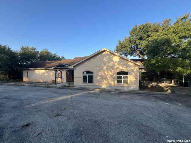 Homes For Sale - 203 Winchester Dr<br/> Kendall County, Bergheim, TX 78004