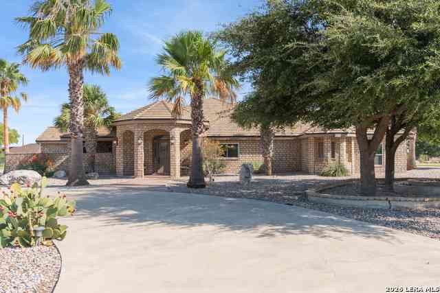 Homes For Sale - 103 The Oak<br/> Del Rio, TX 78840