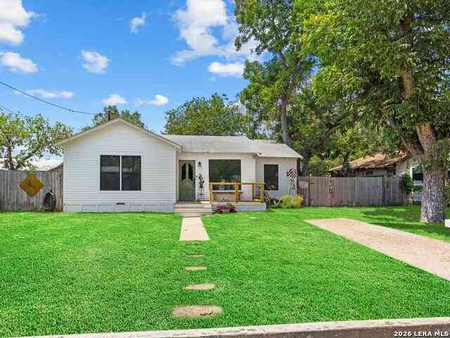 Homes For Sale - 464 S Washington Avenue<br/> Comal County, New Braunfels, TX 78130