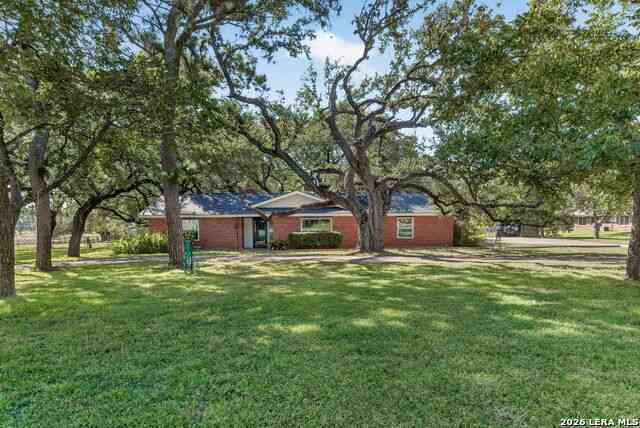 Homes For Sale - 1205 Yellowstone St<br/> Pleasanton, TX 78064