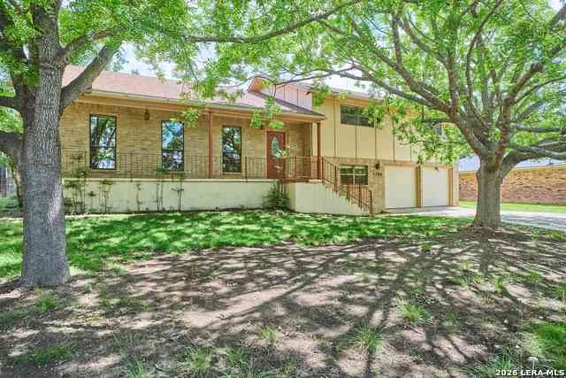 Homes For Sale - 1702 Susan Dr<br/> Kerr County, Kerrville, TX 78028